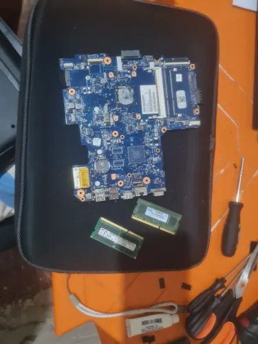 Placa Mãe HP 14-AC + 8GB de RAM