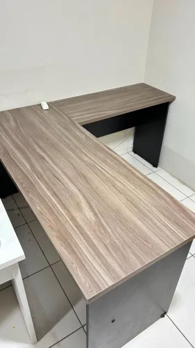 Mesa de Escitório em L - 1,60 x 1,50