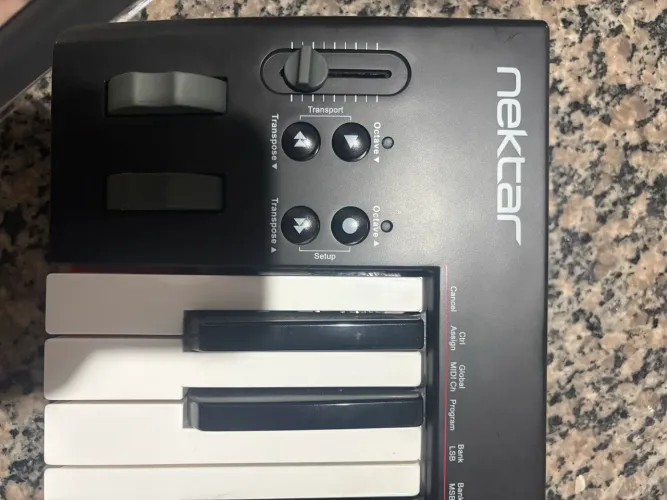 Teclado controlador NEKTAR SE61