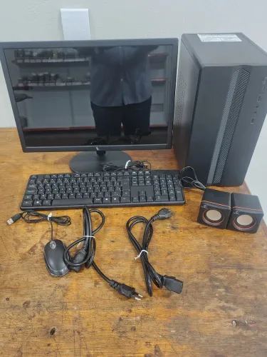 Computador semi novo