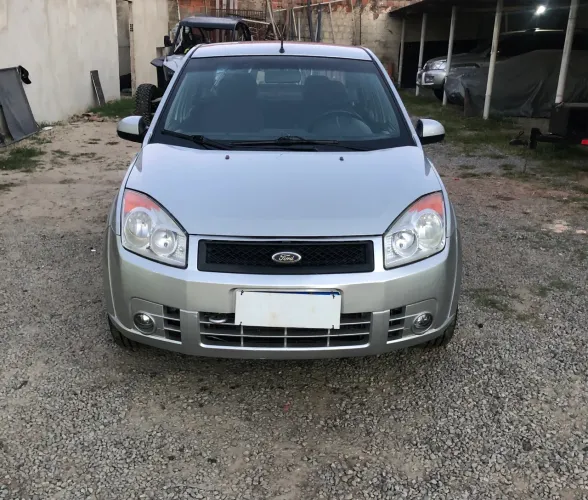 Ford Fiesta Sedan 1.0 8V Flex 4P 2009