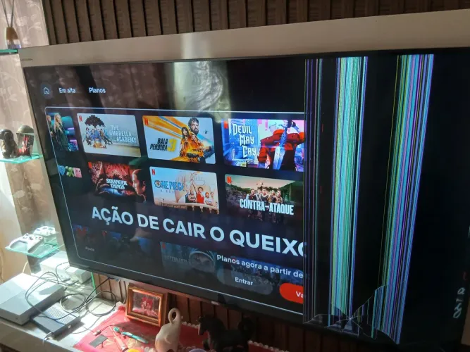 Tv 65 polegadas Lg smart com tela quebrada