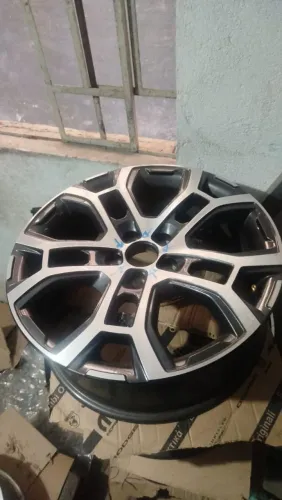 Roda Original Jeep Renegade Aro 18 Diamantada ? Visual Premium e Esportivo
