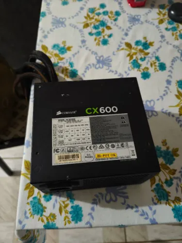 Fonte corsair cx600