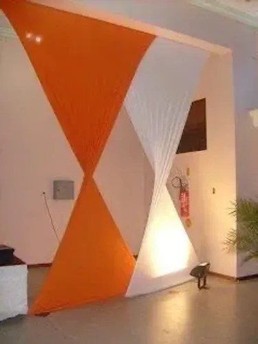 Decoração com tecidos tencionados
