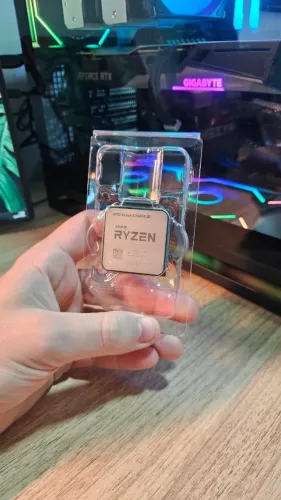 Processador AMD Ryzen 5 5500X3D, 6-Core, 12-Threads, 3GHz (4GHz Turbo), Cache 99MB AM4 OEM