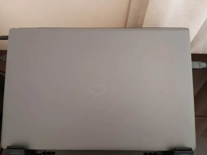 Dell Vostro 15 3510 - Intel Core i5 | SSD 256 GB | 8 GB RAM | Windows 11