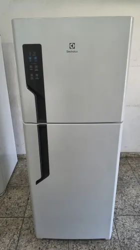 VENDE-SE GELADEIRA ELECTROLUX FROST FREE 110V 303LITROS