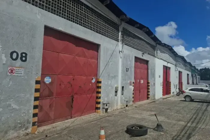 Aluguel de Galpao com 300 metros em Dom Avelar - Salvador - BA