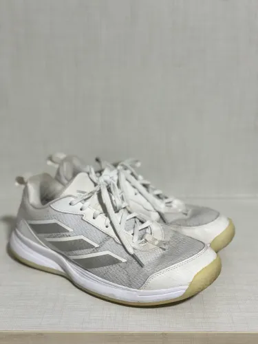 Tênis adidas n38