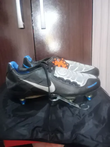 Chuteira Nike total 90 laser