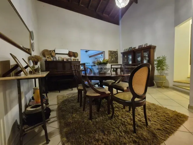 Chácara à venda no Santa Rita, com 1.040 m², 3 quartos (sendo 1 suíte), 4 banheiros e 4 va