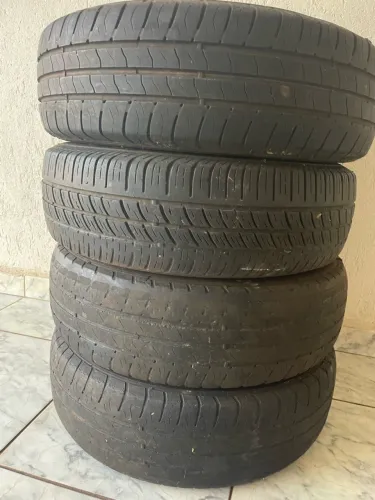 4 PNEUS ARO 13 - 175/70 R13 E 165/70 R13 - LOTE
