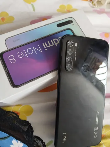 Redmi 8 com tela quebrada