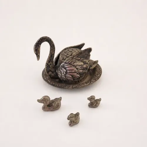 Familia de Cisnes em Miniatura Vintage de Metal - 4 Pecas