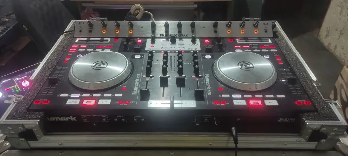 DDJ NUMARK NS6 - 3.500$