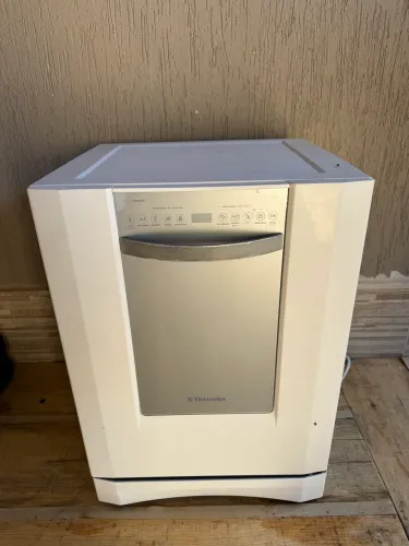 LAVA LOUÇAS 12 ELECTOLUX 