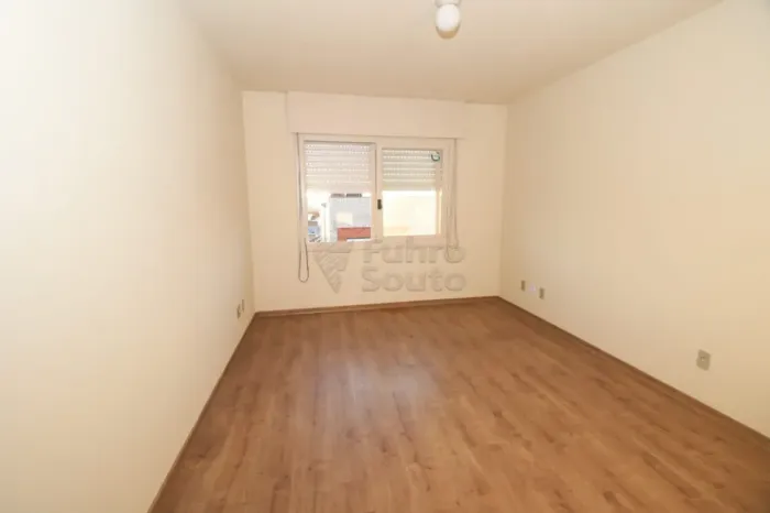 Apartamento de 2 Dormitórios com Garagem a Duas Quadras do Colégio Gonzaga
