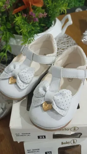 Sapatinhos de bebê (menina)