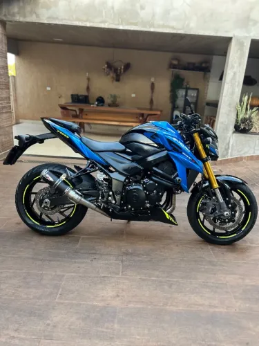 Suzuki gsx s750