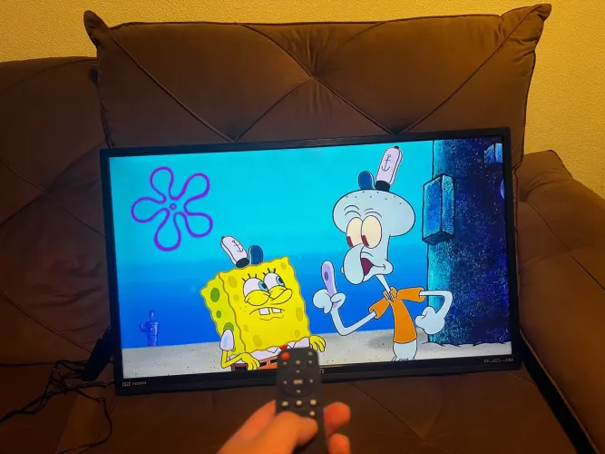 TV SEMP Toshiba 39 Polegadas LED Full HD + Stick com Controle