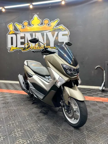 Moto NMAX 