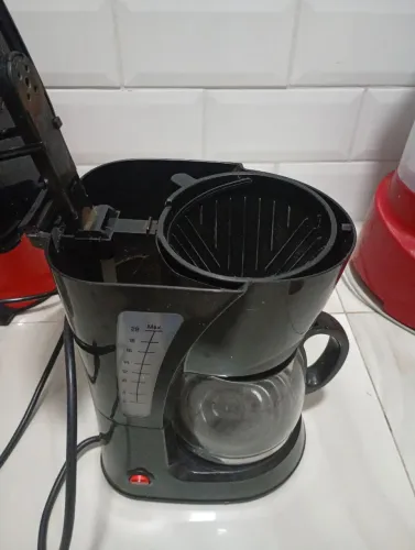 CAFETEIRA USADA