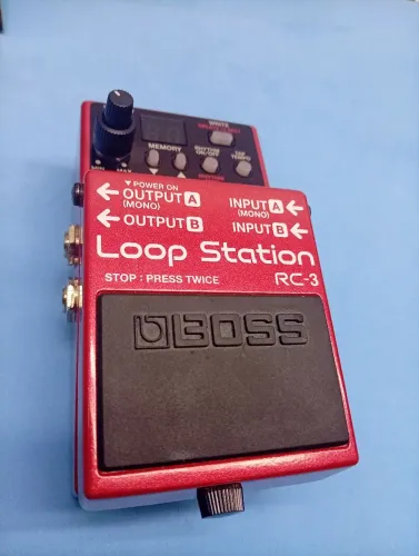 Pedal boss loop station rc3 com fonte Roland