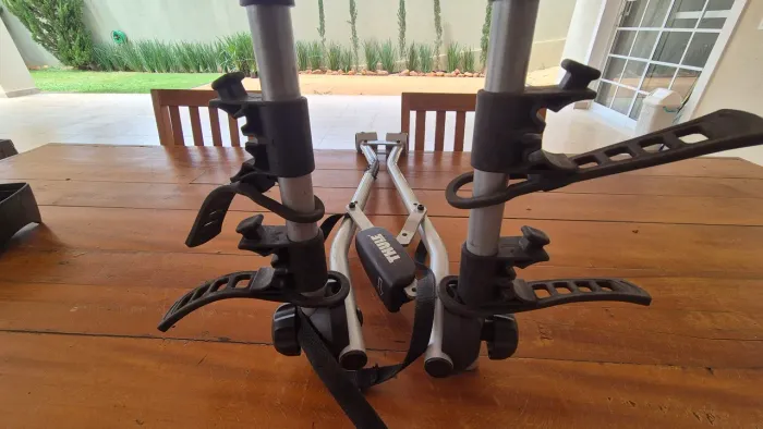 Suporte Thule para duas bikes com régua