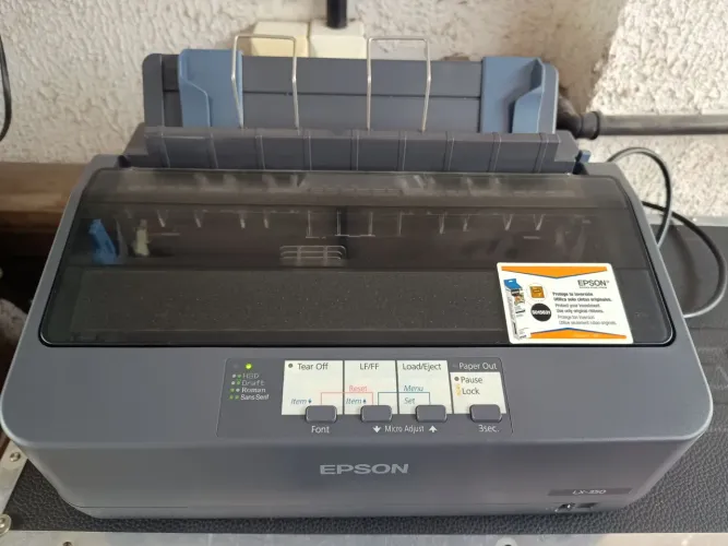 Vendo Impressora matricial LX-350, Conexão Paralela, Conexão USB, 220V. Nova, sem uso.
