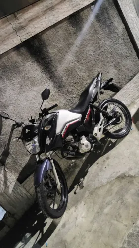 Vendo Titan 160 2018/2019 em dia só tranferir pro nome apenas 1.668 de multa