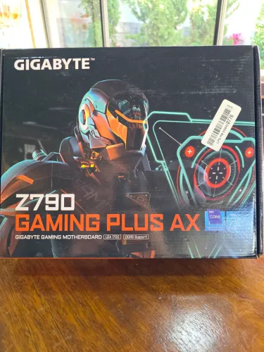 Placa Mãe GIGABYTE Gaming Plus AX LGA 1700 DDR5 - Nova