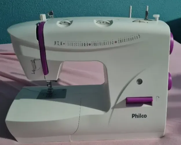 Máquina de Costura Philco 