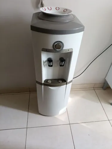 Bebedouro de coluna Esmaltec 220V