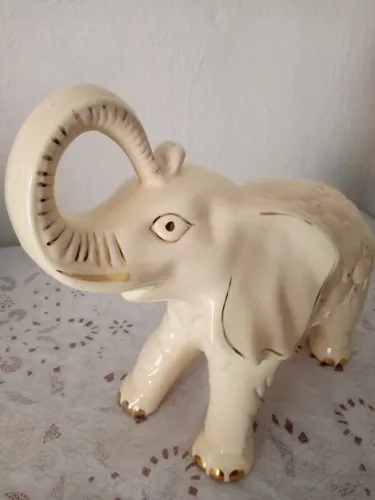 Elefante para decoração usada