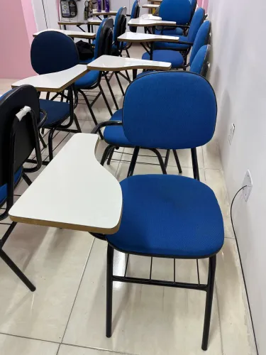 Vendo cadeira escolar 