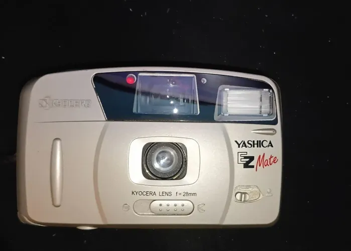 Câmera Yashica Ez Mate