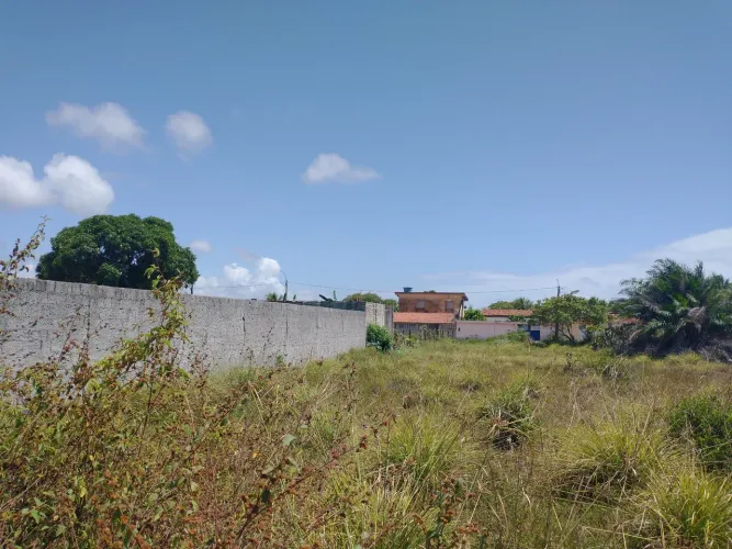 Terreno na Praia de Catuama 12x30m R$ 42.000