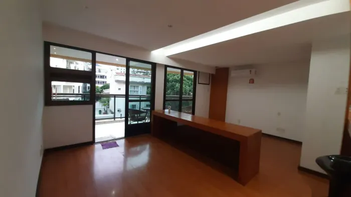 Apartamento disponível para locação em Botafogo.