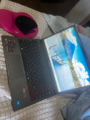 Vendo notebook positivo 5 meses de uso
