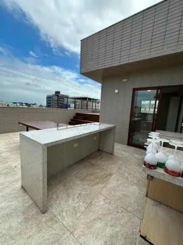 Cobertura com 3 Quartos (1 suíte) para alugar no Bairro do Bessa, a 100 metros da Praia