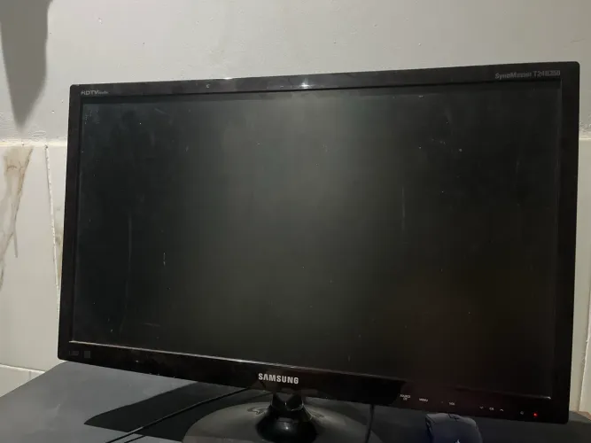 Monitor Samsung 24 polegadas com defeito
