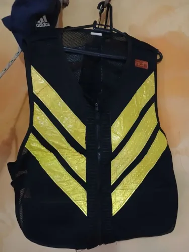 Desapego colete de entregador (30 reais)