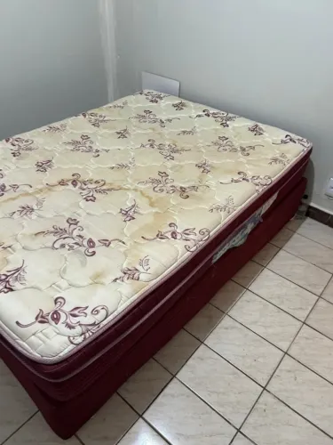 Cama box com colchão de casal _ R$ 300,00