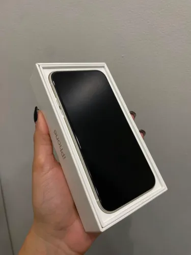 iPhone 11 64G branco