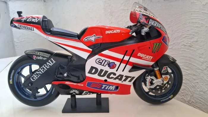 MINIATURA MOTOS ESCALA 1/6 1:6 DUCATI MOTO GP