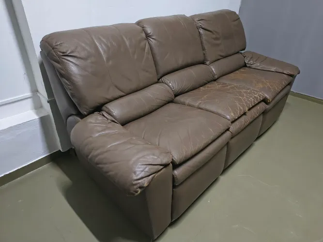 Sofá de couro bovino Usado