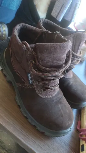 Bota masculina Bracol semi nova tamanho 40