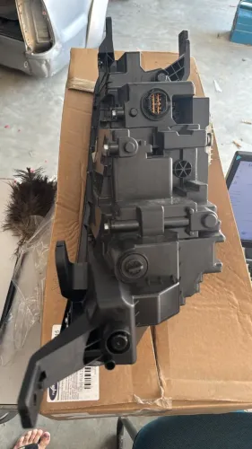 Farol Esquerdo Byd Song Plus 23/25 Org/novo