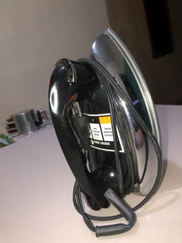 Ferro de Passar Roupa Vintage Black & Decker clássico